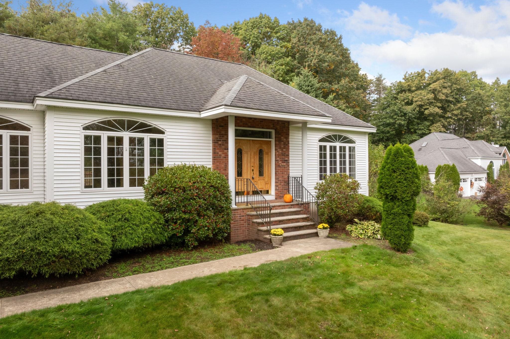 Searles Rd, Windham, NH 03087