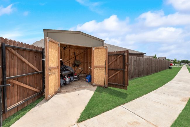 210 High Point Way, House other with 4 bedrooms, 2 bathrooms and null parking in Justin TX | Image 26