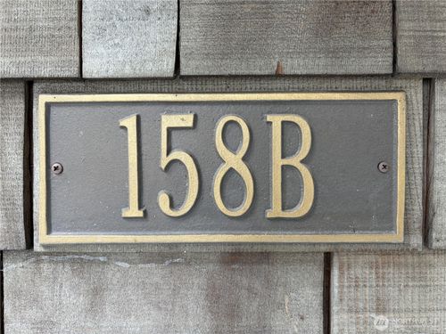 b-158 15th, Seattle, WA, 98122 | Card Image