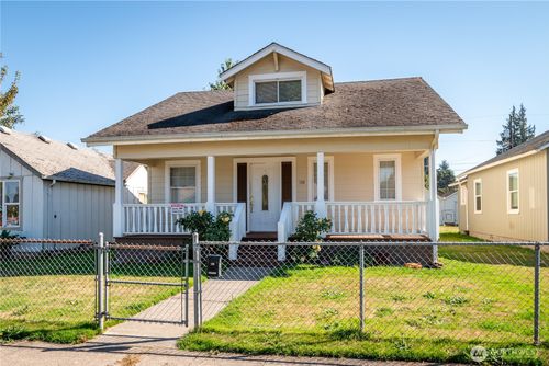 348 22nd Ave, Longview, WA, 98632-1204 | Card Image