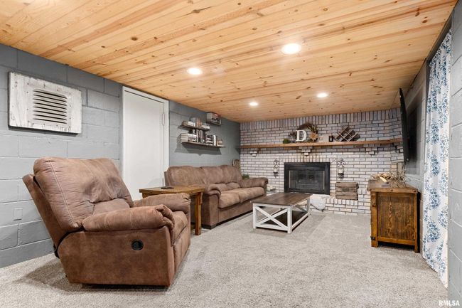 304 W Robinson St, House other with 3 bedrooms, 2 bathrooms and null parking in Goodfield IL | Image 36