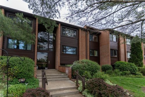 202-935 Canyon View Rd, Sagamore Hills, OH, 44067-2207 | Card Image