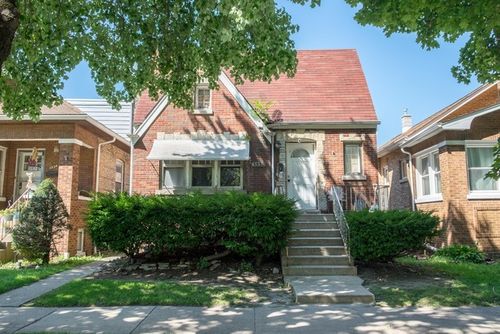 3530 Elmwood Ave, Berwyn, IL, 60402-3840 | Card Image
