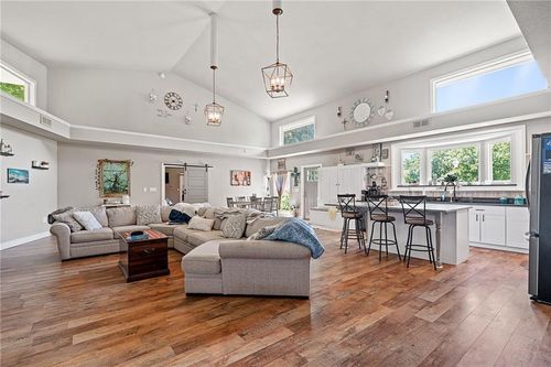 4815 Cheyenne Ln, Mc Louth, KS, 66054-4158 | Card Image