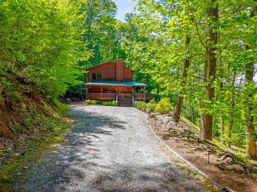453 Macs Mountain Retreat Ln, Franklin, NC, 28734-9426 | Card Image