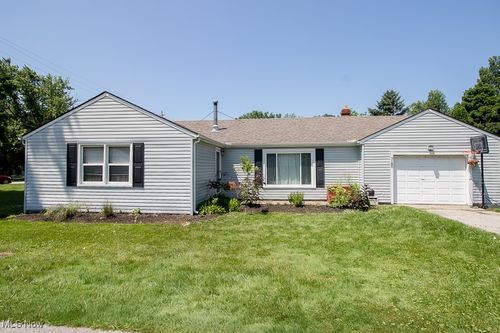 7180 Reynolds Rd, Mentor, OH, 44060-4742 | Card Image