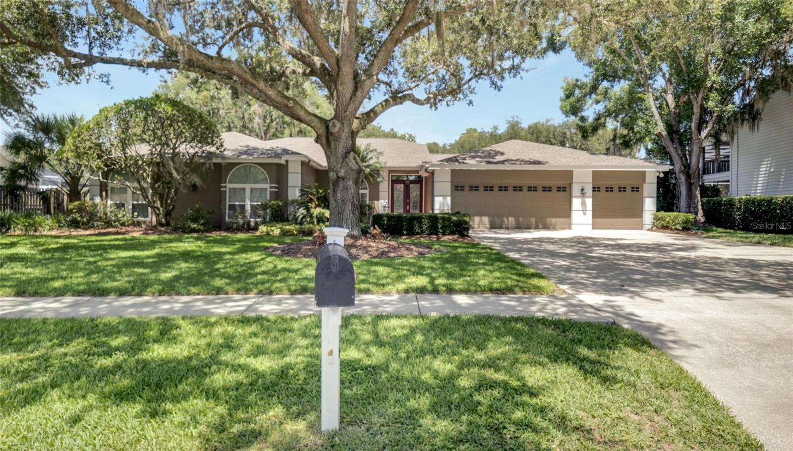 Clear Lake Dr, Lutz, FL 33548