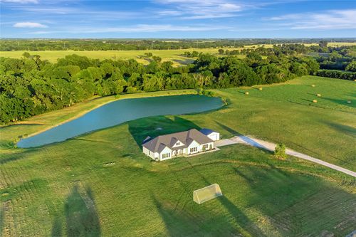 390 Paxton Rd, Gunter, TX, 75058-3267 | Card Image