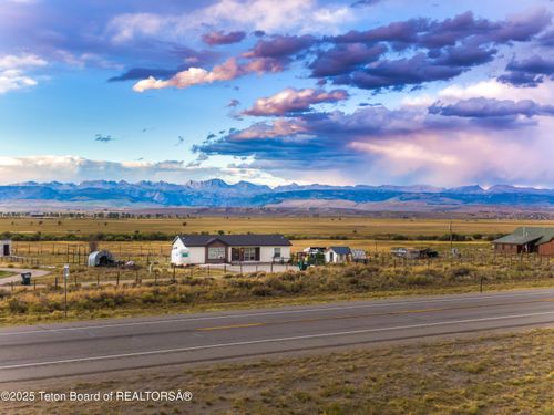 15 Percussion Ln, Pinedale, WY, 82941-9041 | Card Image