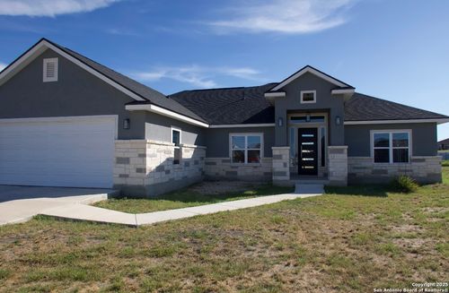 113 Pine Valley Dr, La Vernia, TX, 78121-3975 | Card Image