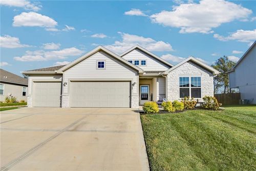 1700 Mulberry St, Pleasant Hill, MO, 64080-1712 | Card Image