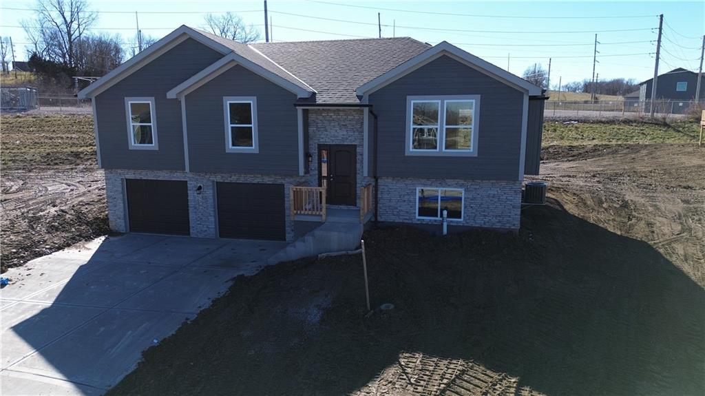 Burns Ct, Oak Grove, MO 64075