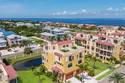 1450 Silvia Shores Dr, APOLLO BEACH, FL, 33572-3075 | Card Image