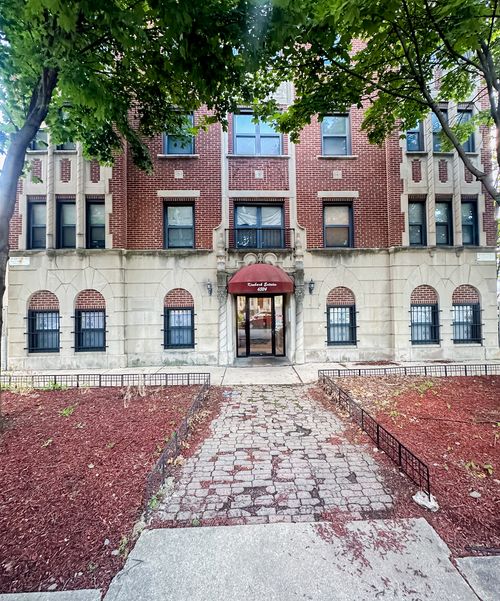 300-6324 Kimbark Ave, Chicago, IL, 60637-4390 | Card Image