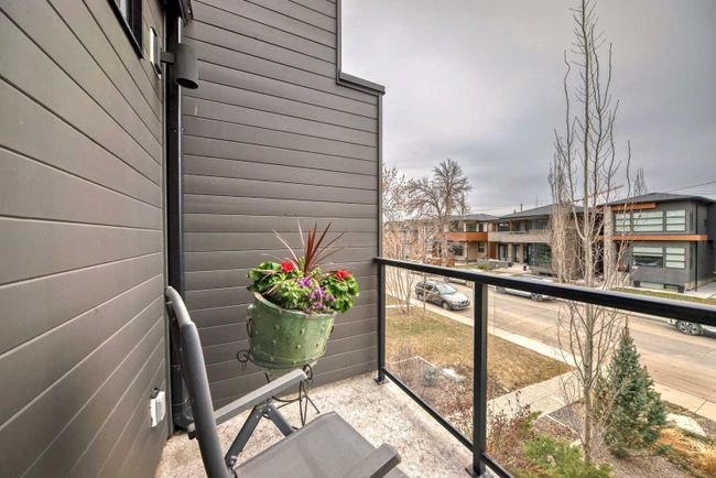 1809 Broadview Road Nw, Home with 4 bedrooms, 4 bathrooms and 3 parking in Calgary AB | Image 24