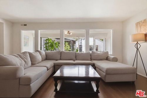 11801 Rosy Cir, Los Angeles, CA, 90066-6928 | Card Image