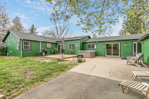 2999 Diane St, Ashland, OR, 97520-1431 | Card Image