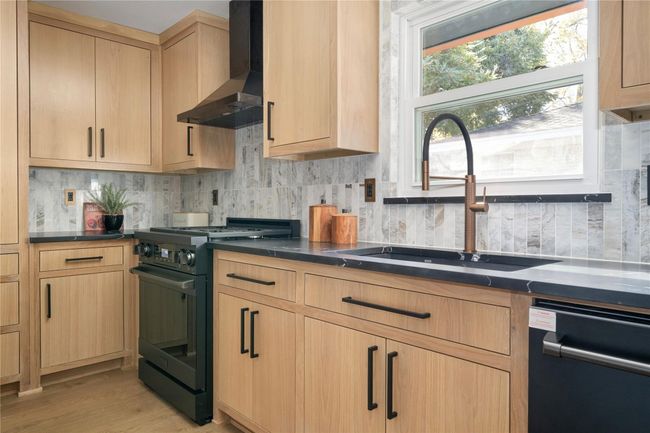 6746 Braeburn Dr, House other with 3 bedrooms, 2 bathrooms and null parking in Dallas TX | Image 18