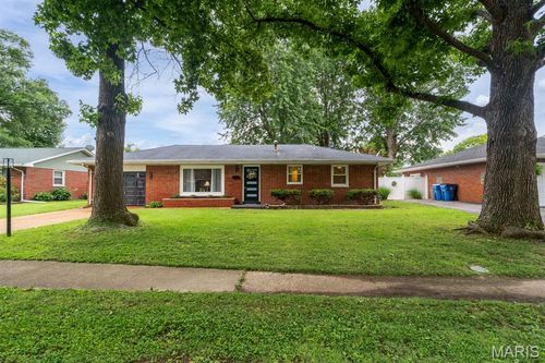 41 Riviera Dr, Granite City, IL, 62040-4118 | Card Image