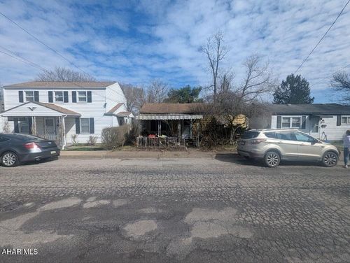 1602 16th Ave, Beaver Falls, PA, 15010-5318 | Card Image