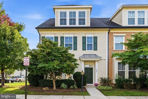 9228 Alvyn Lake Cir, BRISTOW, VA, 20136-6150 | Card Image
