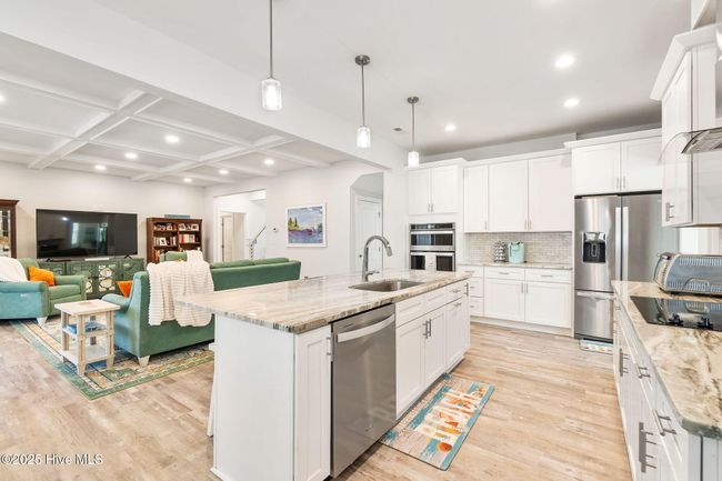 111 Magens Ct E, House other with 4 bedrooms, 4 bathrooms and 2 parking in Cedar Point NC | Image 12