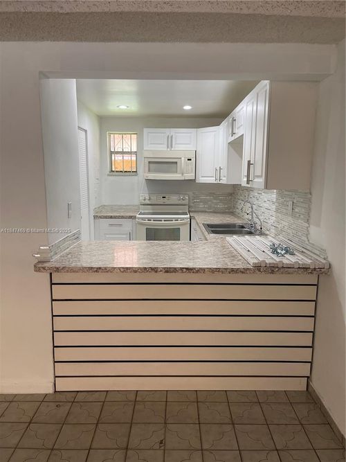 apt-3127-1810 W 56th St, Hialeah, FL, 33012-7316 | Card Image