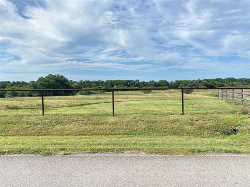 11810 Reinecker Rd, Wallis, TX, 77485-9128 | Card Image