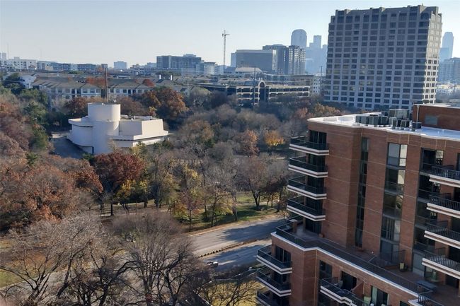 Winter Balcony view of Turtle Creek Blvd., Kalita Humphreys Theatre and the Dallas skyline! | Image 31