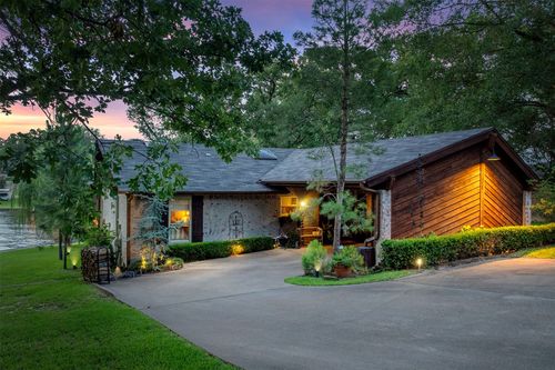 1500 Villa Cove Dr, Tool, TX, 75143-1600 | Card Image
