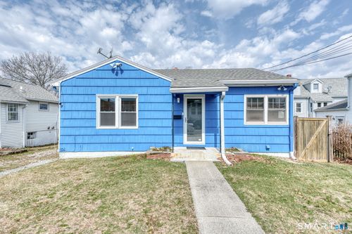 20 George Ave, Groton, CT, 06340-4918 | Card Image