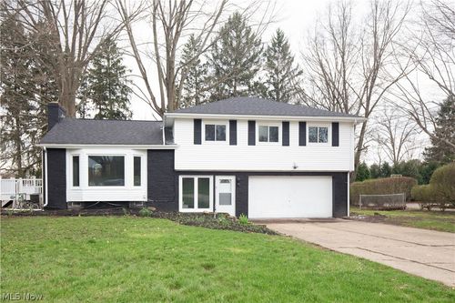 2950 Morewood Rd, Fairlawn, OH, 44333-3576 | Card Image