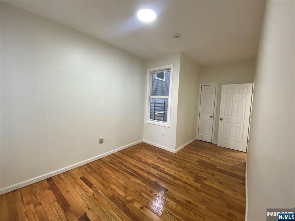 Residential Lease in Newark 5