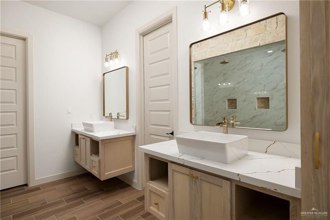 8100 Coyote Dr, House other with 5 bedrooms, 3 bathrooms and 2 parking in Mission TX | Image 11