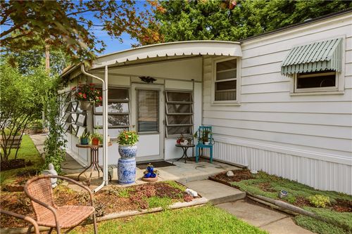24 North Dr, Portsmouth, RI, 02871-1961 | Card Image