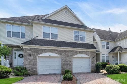 18 Frost Ln, East Windsor, NJ, 08520-4694 | Card Image