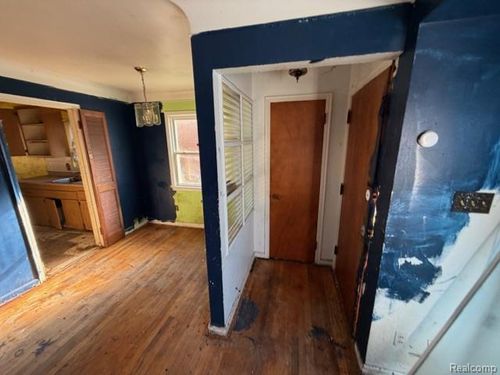 23450 Margareta St, Detroit, MI, 48219-2229 | Card Image