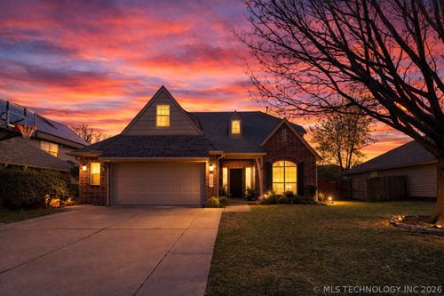 10338 111th Pl, Bixby, OK, 74008-3240 | Card Image