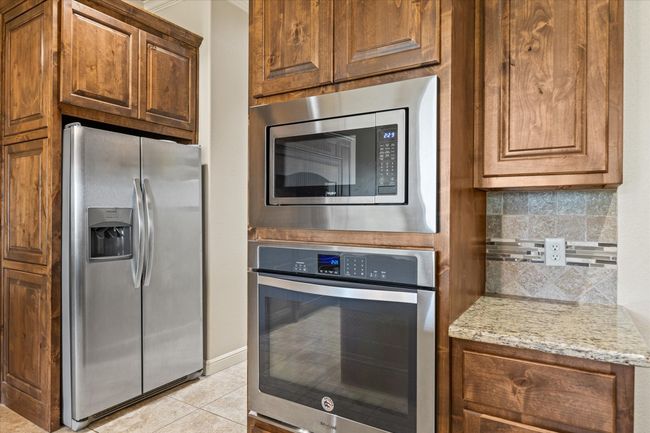 317 Paddle Boat Dr, House other with 4 bedrooms, 2 bathrooms and null parking in Granbury TX | Image 16