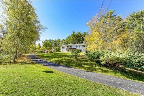6088 Middlebrook Rd, Naples, NY, 14512-9219 | Card Image