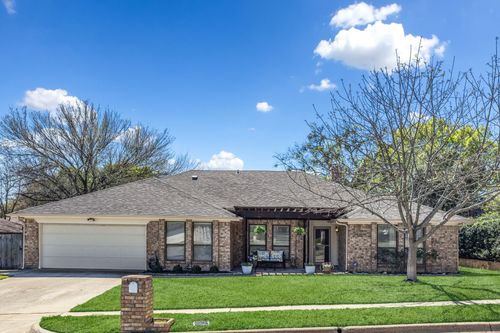 903 Forest Trail Ct, Euless, TX, 76039-2542 | Card Image