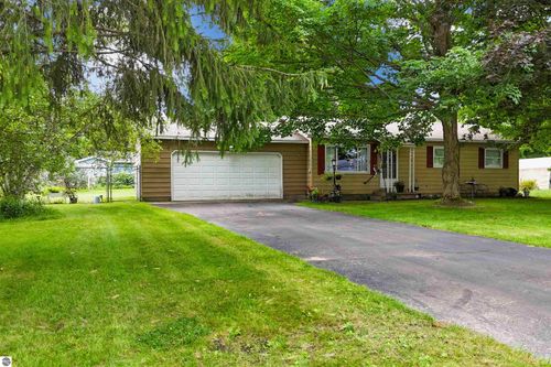 4285 N Manor Wood Drive, Traverse City, MI, 49685 | Card Image