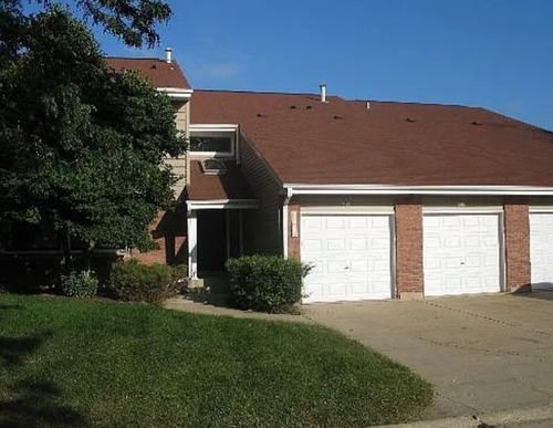 995-995 Pinetree Cir S, Buffalo Grove, IL, 60089-7502 | Card Image