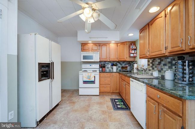 130 W Poplar St, Home with 3 bedrooms, 2 bathrooms and null parking in FLEETWOOD PA | Image 16