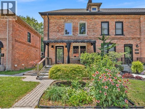 883 Monmouth Rd, Windsor, ON, N8Y3L5 | Card Image