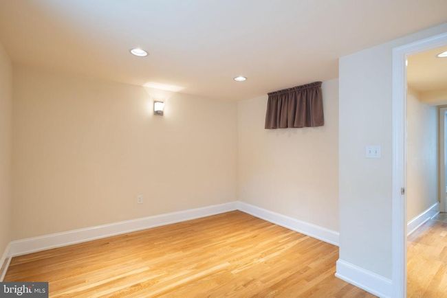 110 Roxborough Ave, Townhouse with 3 bedrooms, 2 bathrooms and null parking in PHILADELPHIA PA | Image 12