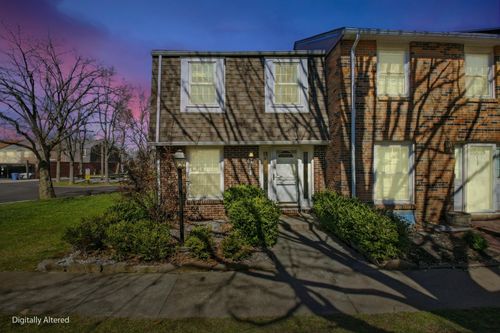 614 Dlyn St, Columbus, OH, 43228-2515 | Card Image
