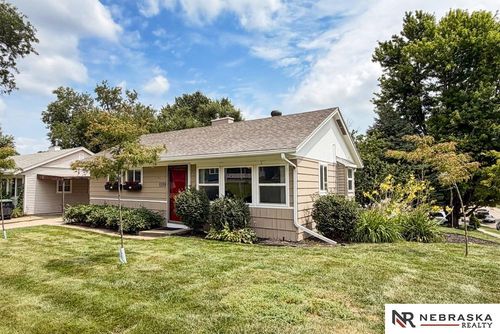3319 S 40th Street, Omaha, NE, 68105 | Card Image