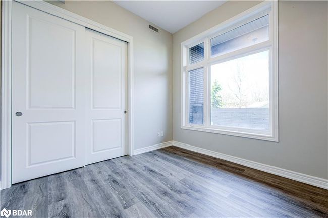 109 - 457 Plains Rd E, House attached with 2 bedrooms, 2 bathrooms and 1 parking in Burlington ON | Image 7