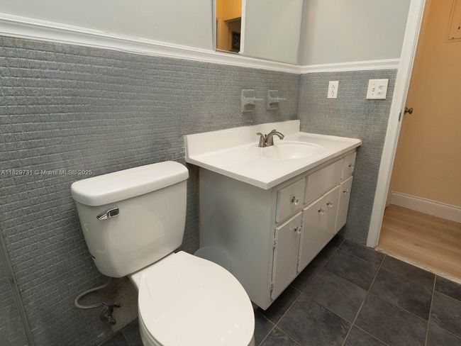 APT-202C - 2121 Ne 42 Nd Ct, Condo with 2 bedrooms, 1 bathrooms and null parking in Lighthouse Point FL | Image 17
